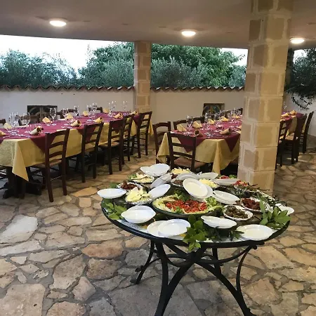 Ceni - Con Camere, Cucina, Wc E Terrazza Sul Mare In Con Piscina, Giardino E Parcheggio * Marinella di Selinunte
