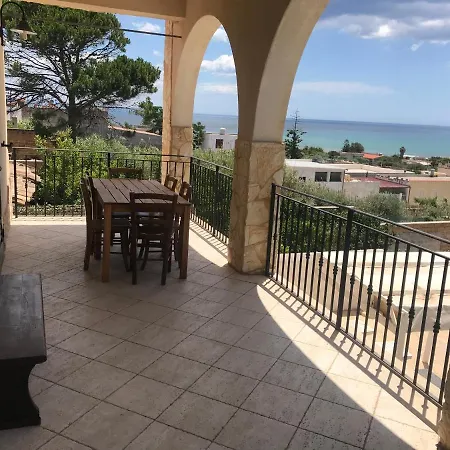 Ceni - Con Camere, Cucina, Wc E Terrazza Sul Mare In Con Piscina, Giardino E Parcheggio