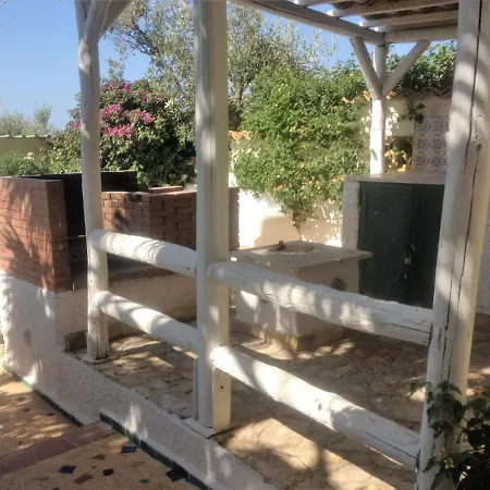 Ceni: Seaside With Pool And Garden *