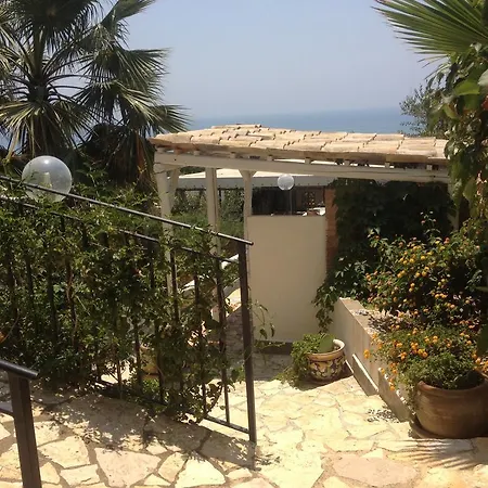 Ceni - Con Camere, Cucina, Wc E Terrazza Sul Mare In Con Piscina, Giardino E Parcheggio