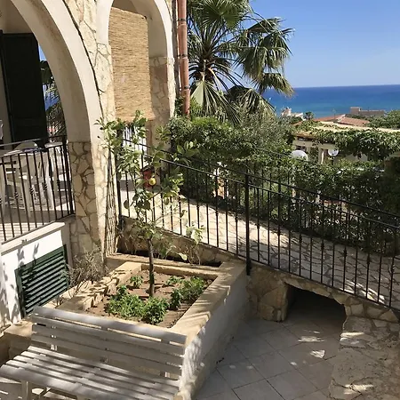 Ceni - Con Camere, Cucina, Wc E Terrazza Sul Mare In Con Piscina, Giardino E Parcheggio * Marinella di Selinunte