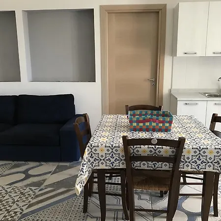 Ceni - Con Camere, Cucina, Wc E Terrazza Sul Mare In Con Piscina, Giardino E Parcheggio *