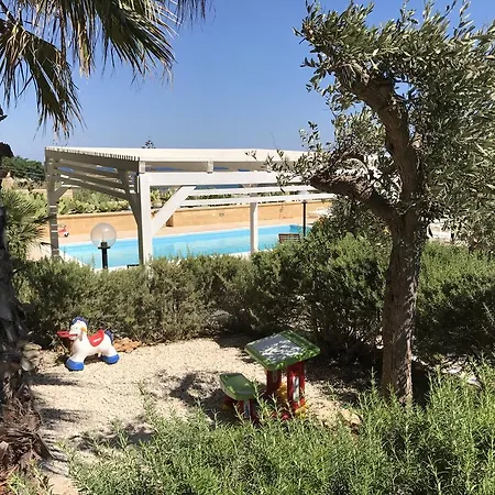 Casa de Férias Ceni - Con Camere, Cucina, Wc E Terrazza Sul Mare In Con Piscina, Giardino E Parcheggio *
