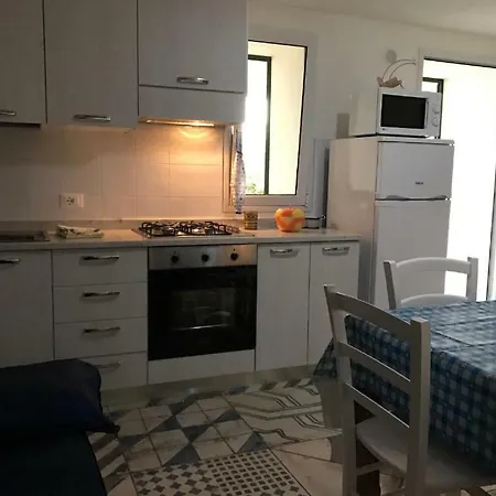 Ceni - Con Camere, Cucina, Wc E Terrazza Sul Mare In Con Piscina, Giardino E Parcheggio * Marinella di Selinunte