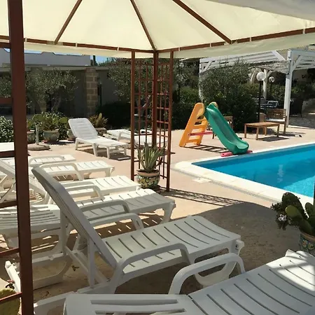 Ceni - Con Camere, Cucina, Wc E Terrazza Sul Mare In Con Piscina, Giardino E Parcheggio * Marinella di Selinunte
