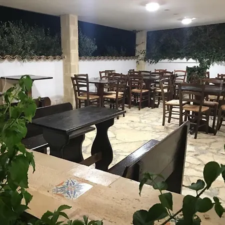 Ceni - Con Camere, Cucina, Wc E Terrazza Sul Mare In Con Piscina, Giardino E Parcheggio *