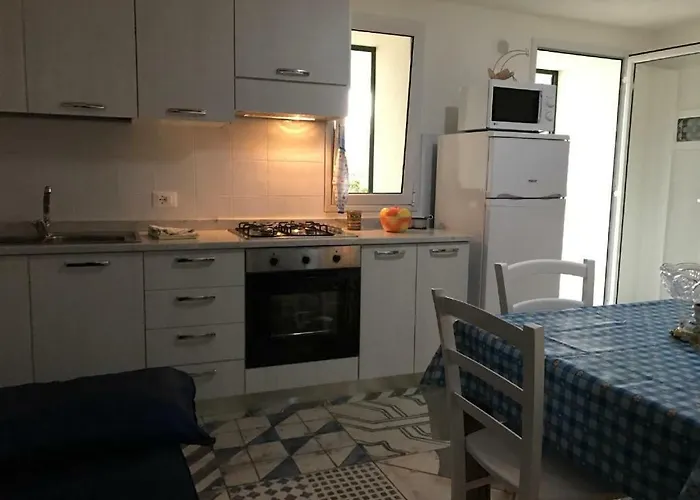 Ceni - Con Camere, Cucina, Wc E Terrazza Sul Mare In Con Piscina, Giardino E Parcheggio * Marinella di Selinunte
