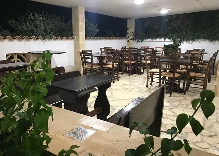 Ceni - Con Camere, Cucina, Wc E Terrazza Sul Mare In Con Piscina, Giardino E Parcheggio *