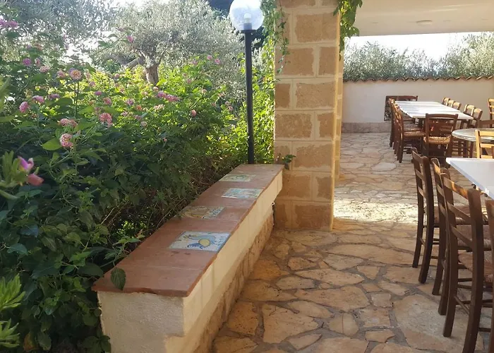 Casa vacanze Ceni - Con Camere, Cucina, Wc E Terrazza Sul Mare In Con Piscina, Giardino E Parcheggio Marinella di Selinunte