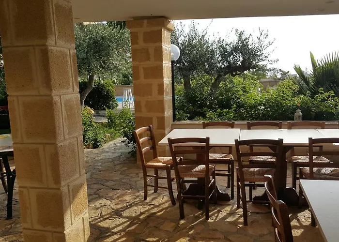 Ceni - Con Camere, Cucina, Wc E Terrazza Sul Mare In Con Piscina, Giardino E Parcheggio Casa vacanze *